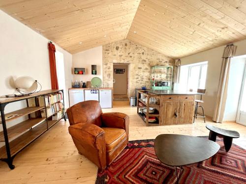 Maison rénovée au cœur de Brem, 4 couchages, jardin, WIFI - FR-1-231-340