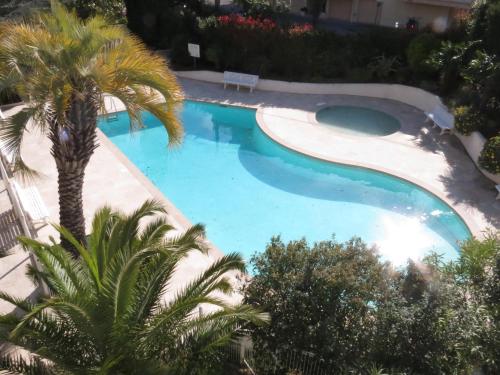 Appartement 2P refait à neuf avec clim et garage, piscine, proche commerces et plage à Sainte-Maxime - FR-1-780-21