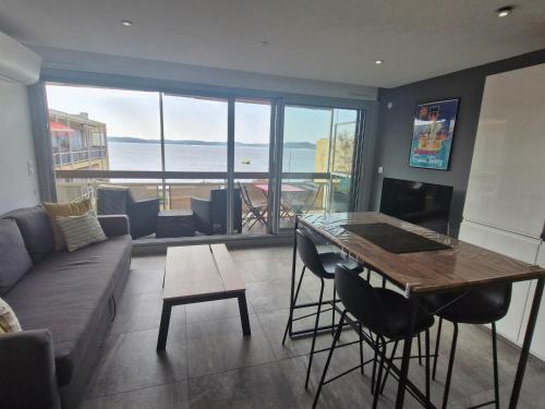 Appartement climatisé 2 pièces avec vue mer, centre-ville Sainte-Maxime, animaux acceptés