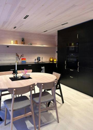 Dapur atau dapur kecil di Modern Cabin With A Personal Touch