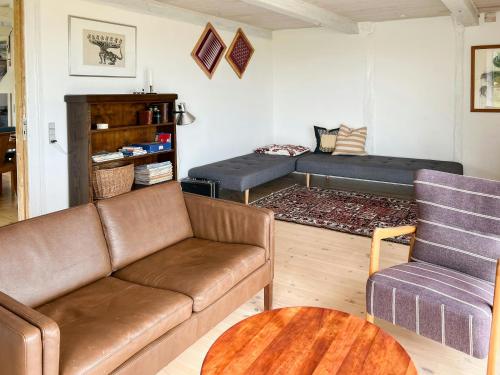 Un lugar para sentarse en Idyll And Open Spaces On Skarø In The Archipelago
