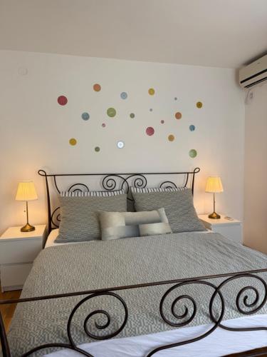 Cama o camas de una habitación en Sea view apartment in Kotor Bay