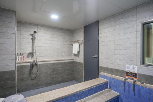 Koupelna v ubytování Bugok Royal Tourist Hotel