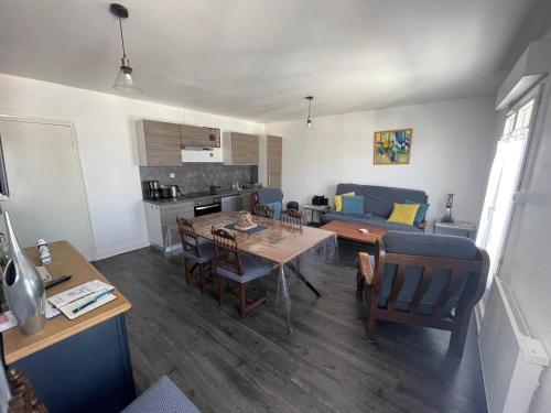 La légende Pontsuval 2eme étage - Centre-ville Brignogan-Plages , 300 m des plages