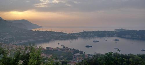 Photo de la galerie de l'établissement Charming studio 50m de la plage, à Nice