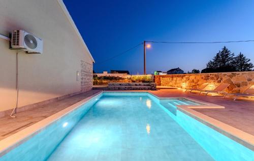 Kolam renang di atau dekat dengan Lovely Home In Zagrad
