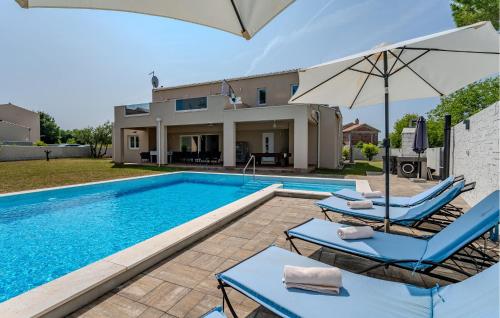 Amazing Home In Brtonigla With Sauna
