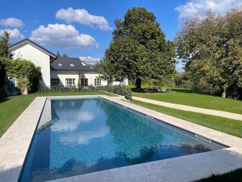 Luxus Villa mit großem Pool Alleinlage Nähe Graz
