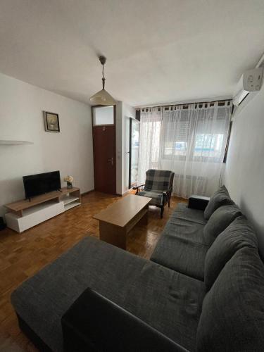 Mandic Apartment - Self check-in - Free Parking - Free WiFi - Fully Air-Conditioned