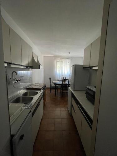 Mandic Apartment - Self check-in - Free Parking - Free WiFi - Fully Air-Conditioned