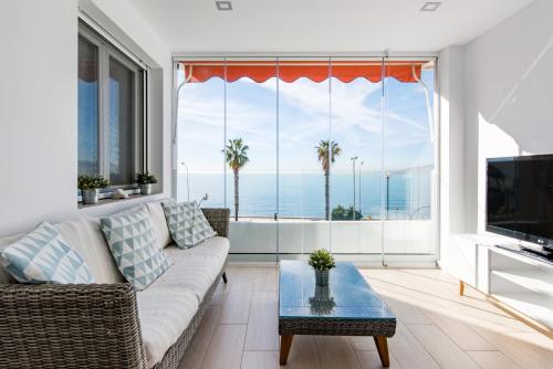 Sorolla 105, luxury, beach, free parking, all services, quite neighborhood, SO