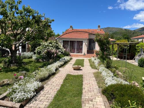 Taman di luar Super maison 5 pièces avec jardin
