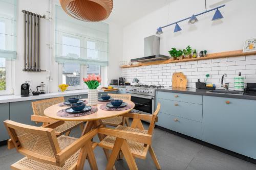 Кухня или мини-кухня в Marszalkowska Metro Politechnika by P&O Serviced Apartments
