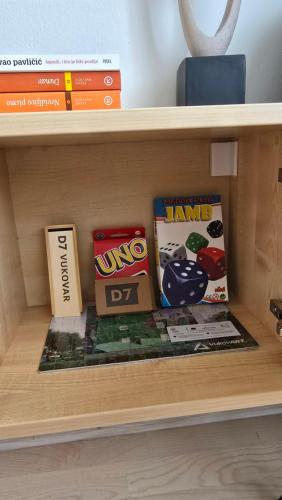 Biblioteca en el apartamento