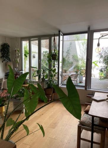 Photo de la galerie de l'établissement Sublime Spacious Apartment In Ménilmontant, à Paris