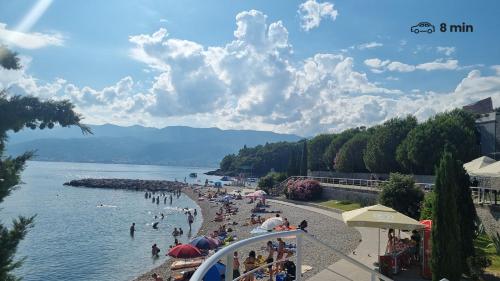 QR Apartment for Family, Couples, and Friends stay in Rijeka