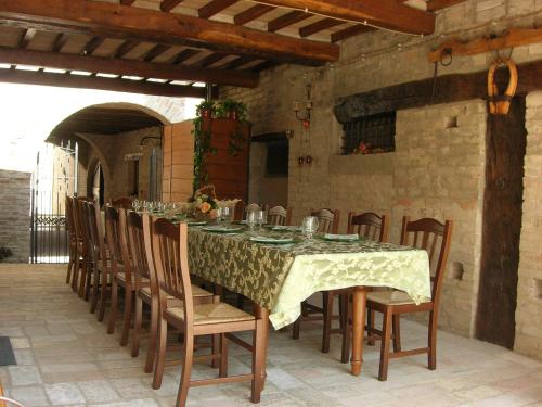 Reštaurácia alebo iné gastronomické zariadenie v ubytovaní Agriturismo Il Borghetto