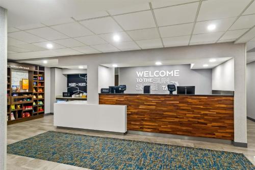 a welcome reception in a store lobby with a counter at Hampton Inn Jacksonville Ponte Vedra in Jacksonville Beach