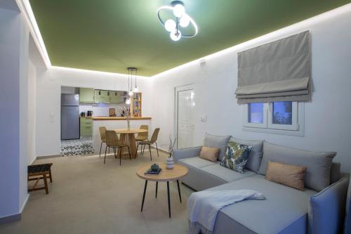 Villa Dimitris - The House & The Suite