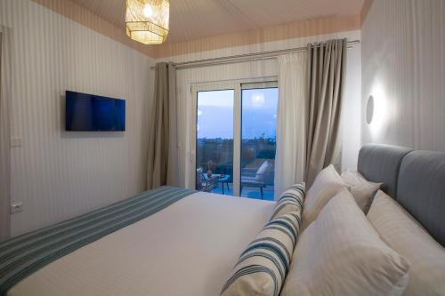 Villa Dimitris - The House & The Suite