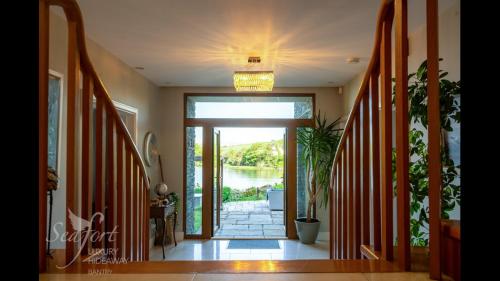 Ein Garten an der Unterkunft Seafort Luxury Hideaway