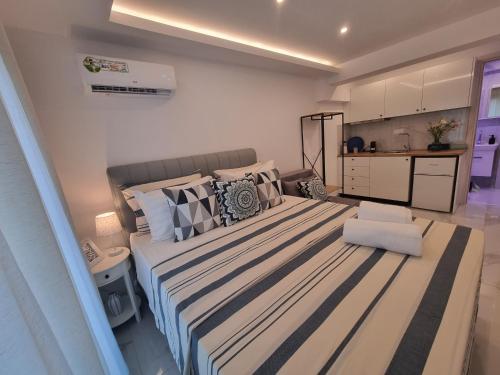 AFRODITI Studios Grigoriu Luxury Apartaments