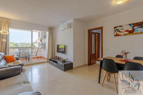 Wonderful Apt 2 BDR with pool and private parking