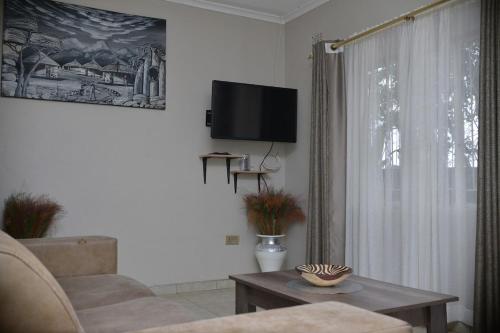 Neat 1 Bed Studio with pool access in Glen Lorne
