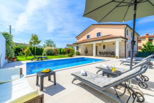 Villa SA-RA by Briskva