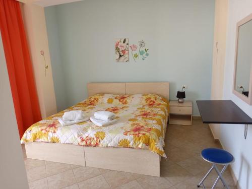 Llit o llits en una habitació de Saranda view E & I