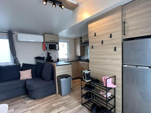 Η κουζίνα ή μικρή κουζίνα στο Chalet DuinDroom Renesse