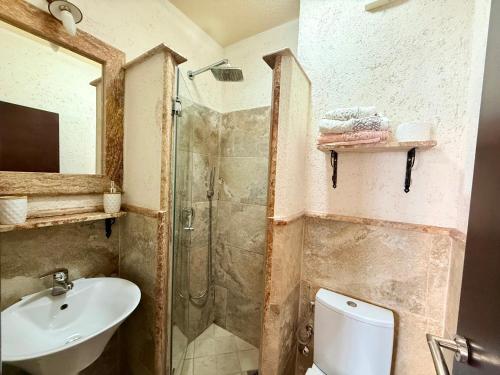 Koupelna v ubytování Villa Perla Di Mare Budva