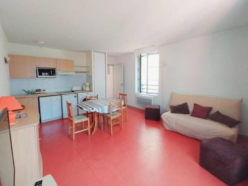 Appartement à Cauterets: 4 pers, parking, proche thermes - FR-1-812-86