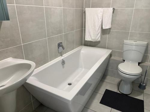 Et badeværelse på Chaka at TheCreek