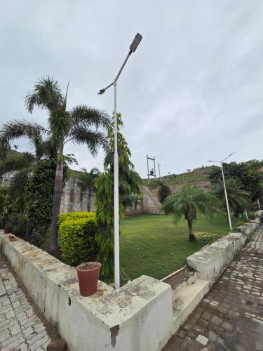 Κήπος έξω από το Gtn Aranya Villas