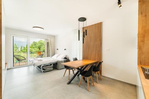 Family apartments Soča Splash Homeにあるベッド