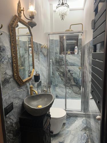 La Dolce Vita Roman Apartment