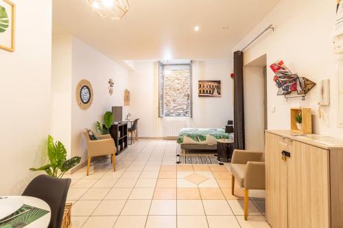 large studio near train station, very central