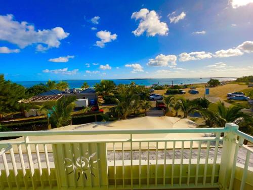 Beautiful apartment with Orient Bay Beach view
