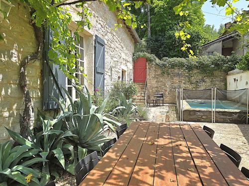Magnifique villa en pierres au cœur de Saint Antonin Noble Val - Piscine et jardin privés -10 personnes