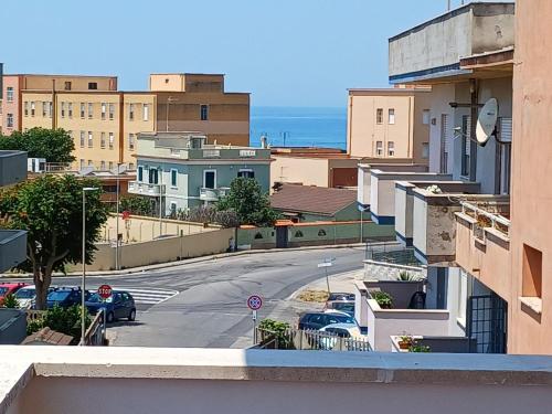 Een algemene foto of uitzicht op zee vanuit het appartement