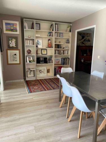Bordeaux Grand appartement 2 terrasses calme parc ombrage parking prive