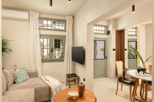 Old Town Apt, Balcony, brand new, family, central