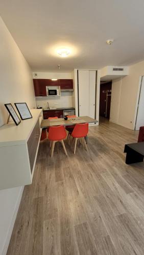 Photo de la galerie de l'établissement Le cosy appart piscine et spa, à Blanquefort