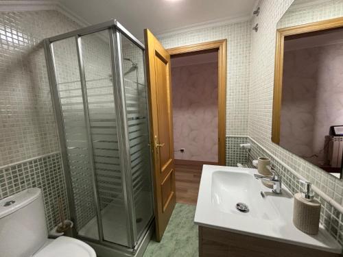 Et badeværelse på Ático Arousa Luxe stay