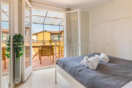 sal- Penthouse with terrace a stone's throw from Piazza Signoria
