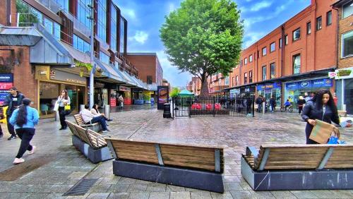 Gallery image of Ultra central next to shopping center and station in Harrow