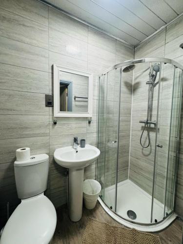Un baño de Apex Rooms at Park City