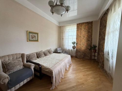 Гостиная зона в 2-х квартира поруч з Сумською, госпіталь, парк Центральний