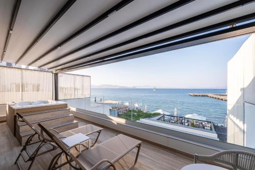 SoleLuna 2-On the Beach-Hot Tub-Smart Home